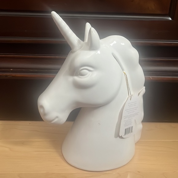 Unicorn Piggy Bank - Picture 3 of 4